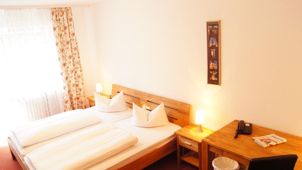Hotel Garni Am Hechenberg Mainz Buitenkant foto